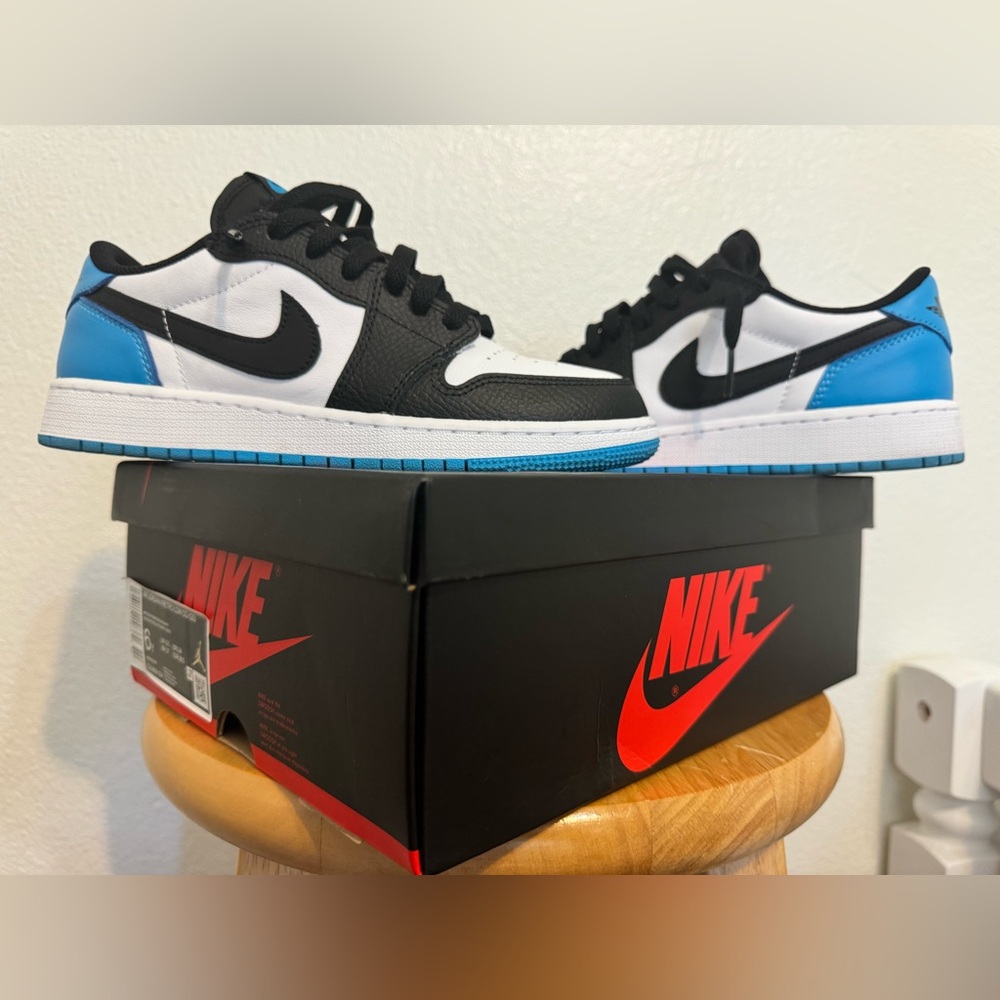 Jordan 1 Retro Low OG Black Dark Powder Blue GS